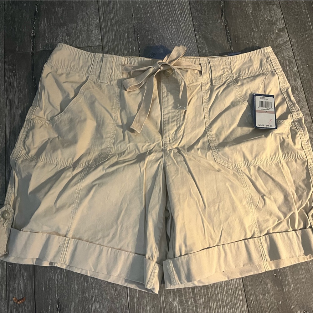 NWT IZOD khaki Shorts
